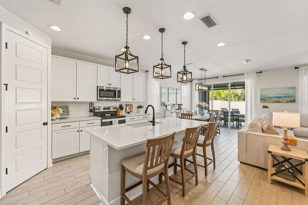 52 LOS LAGOS BLVD