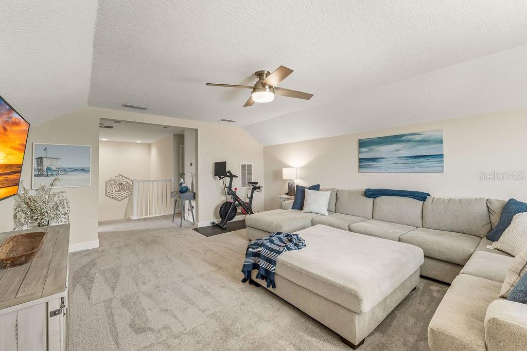 52 LOS LAGOS BLVD