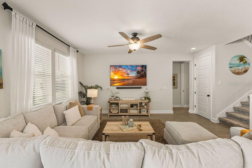 52 LOS LAGOS BLVD