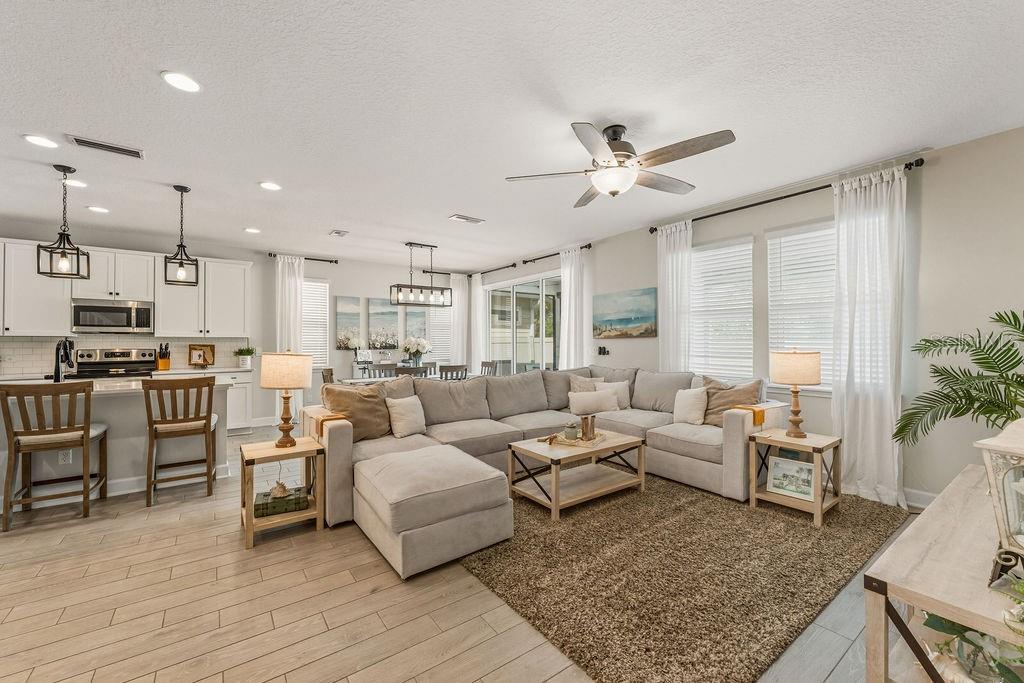 52 LOS LAGOS BLVD