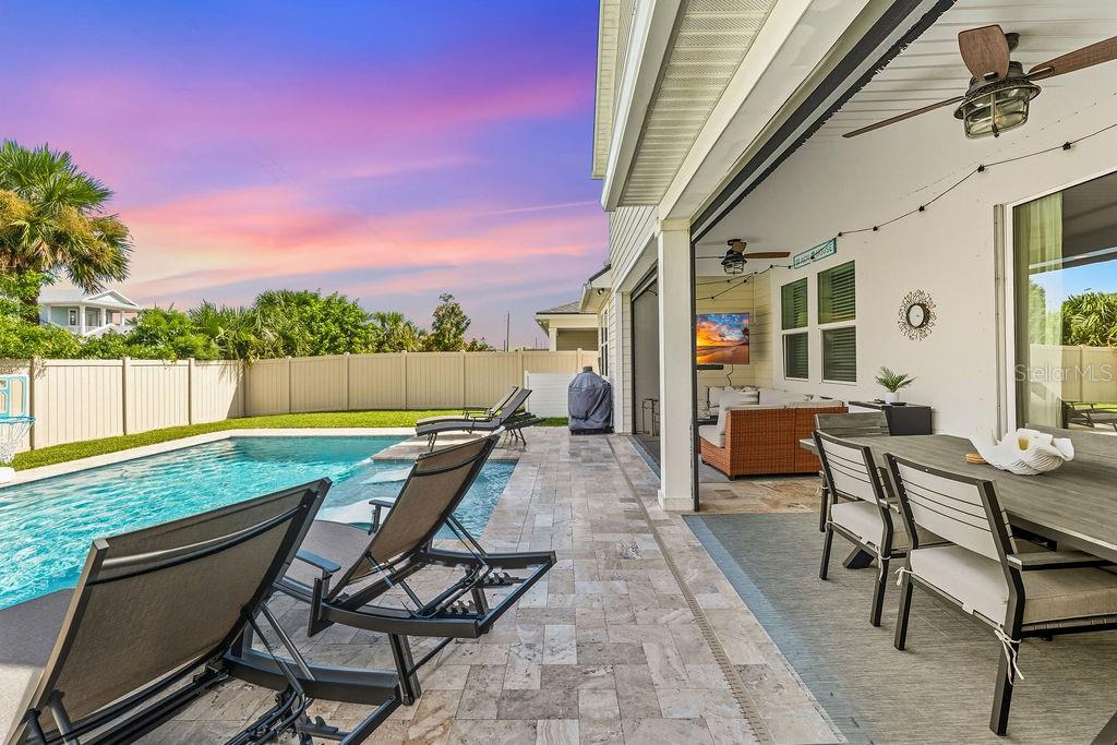 52 LOS LAGOS BLVD