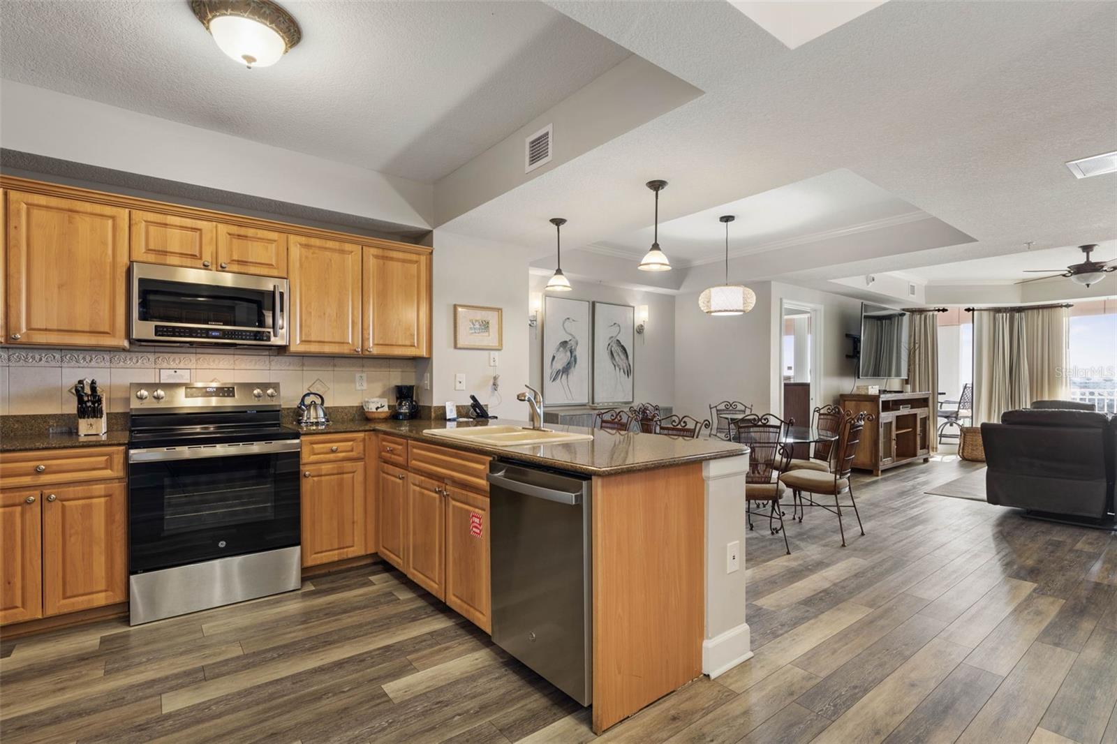 200 OCEAN CREST DR #617