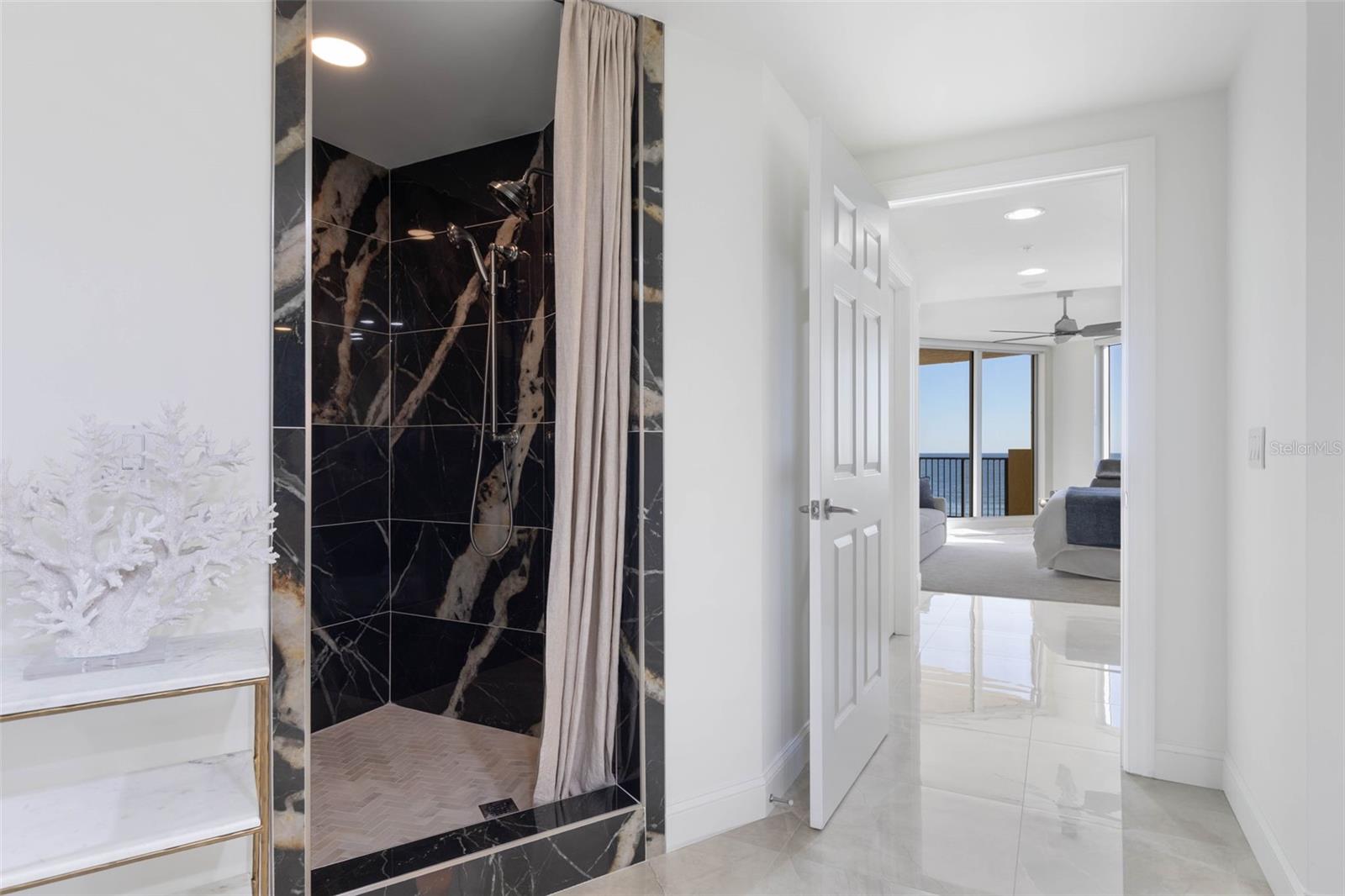 19 AVENUE DE LA MER #405