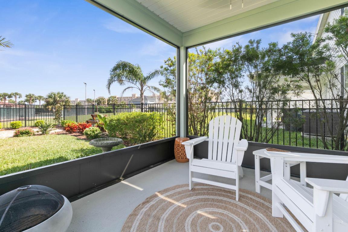 18 Las Casitas Boulevard