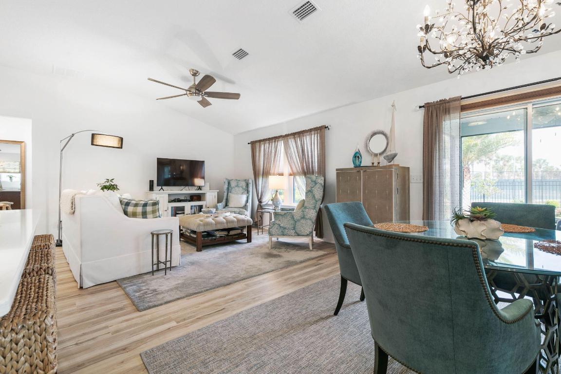 18 Las Casitas Boulevard