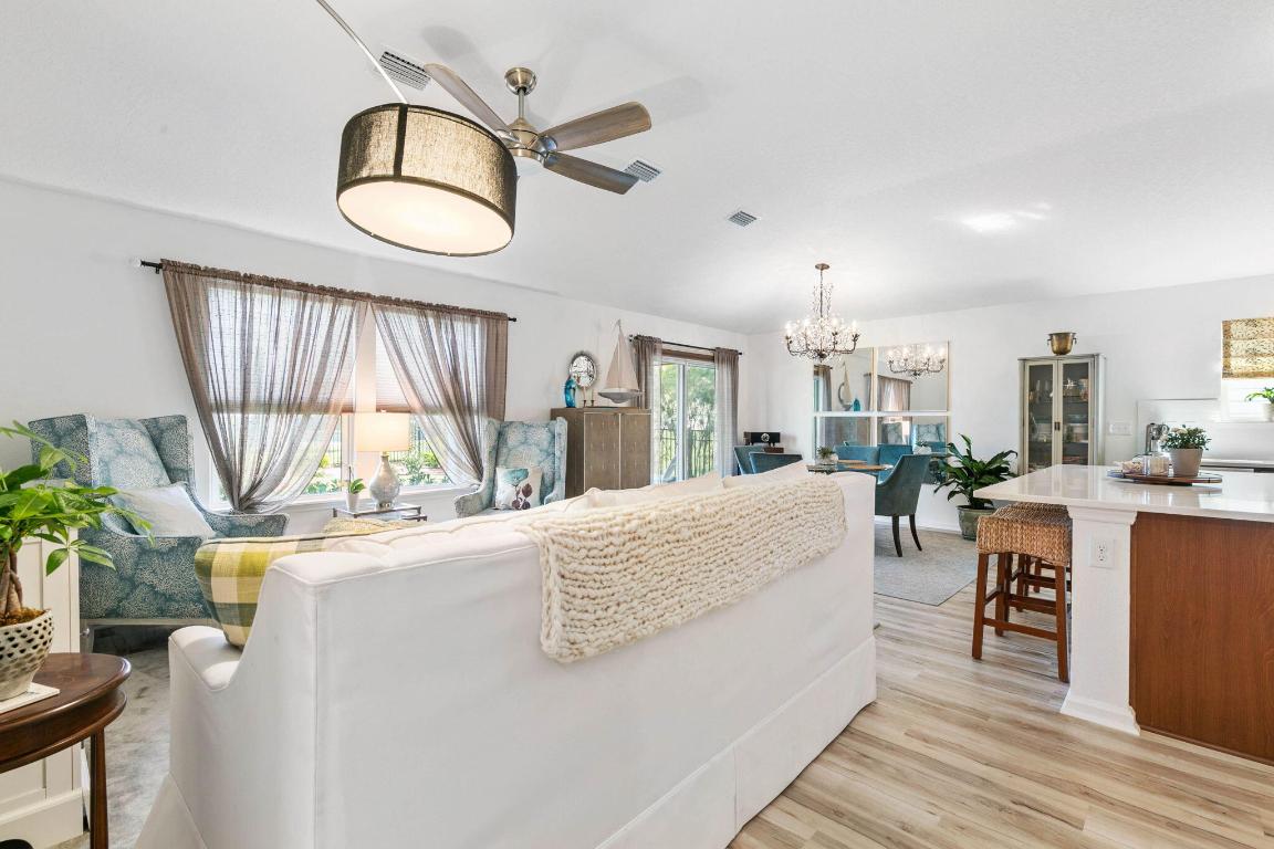 18 Las Casitas Boulevard