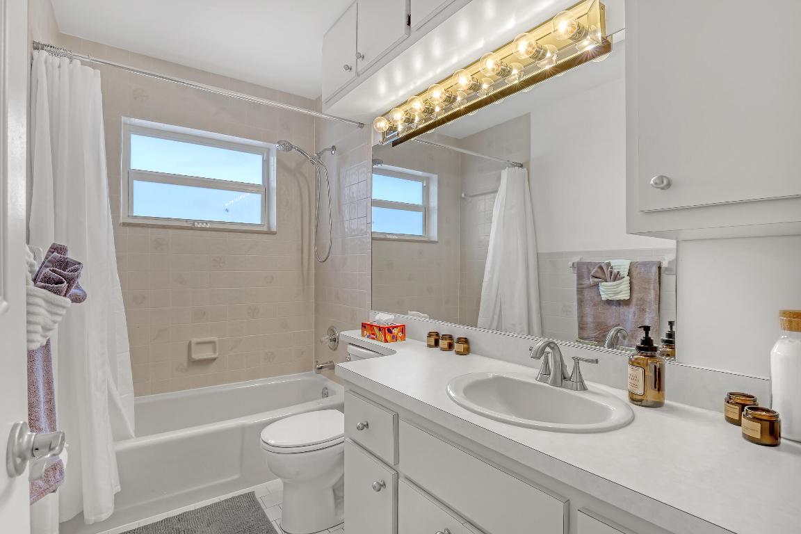 540 W Perry Street #1