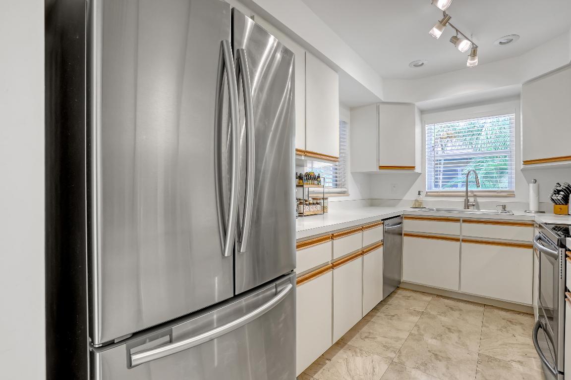 540 W Perry Street #1