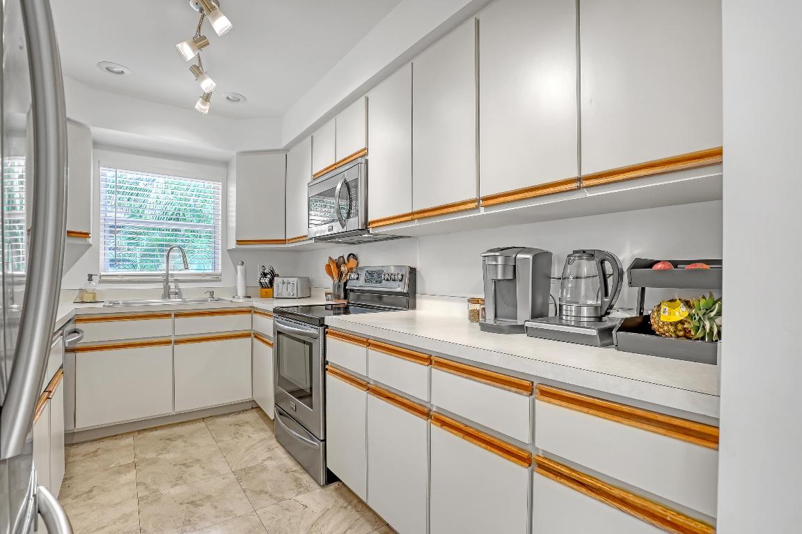 540 W Perry Street #1