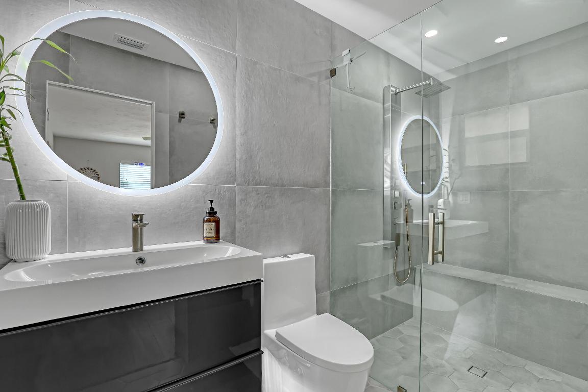 540 W Perry Street #1