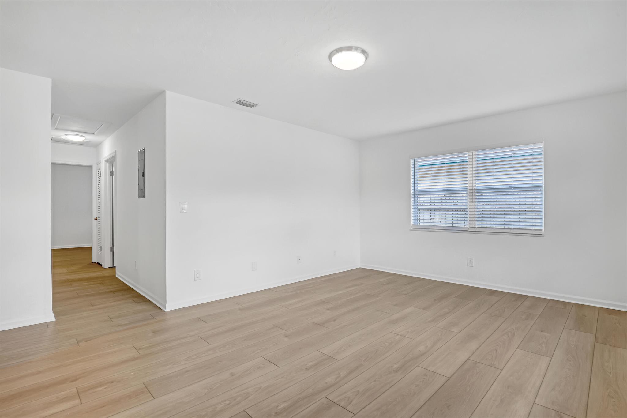 802 S Broadway