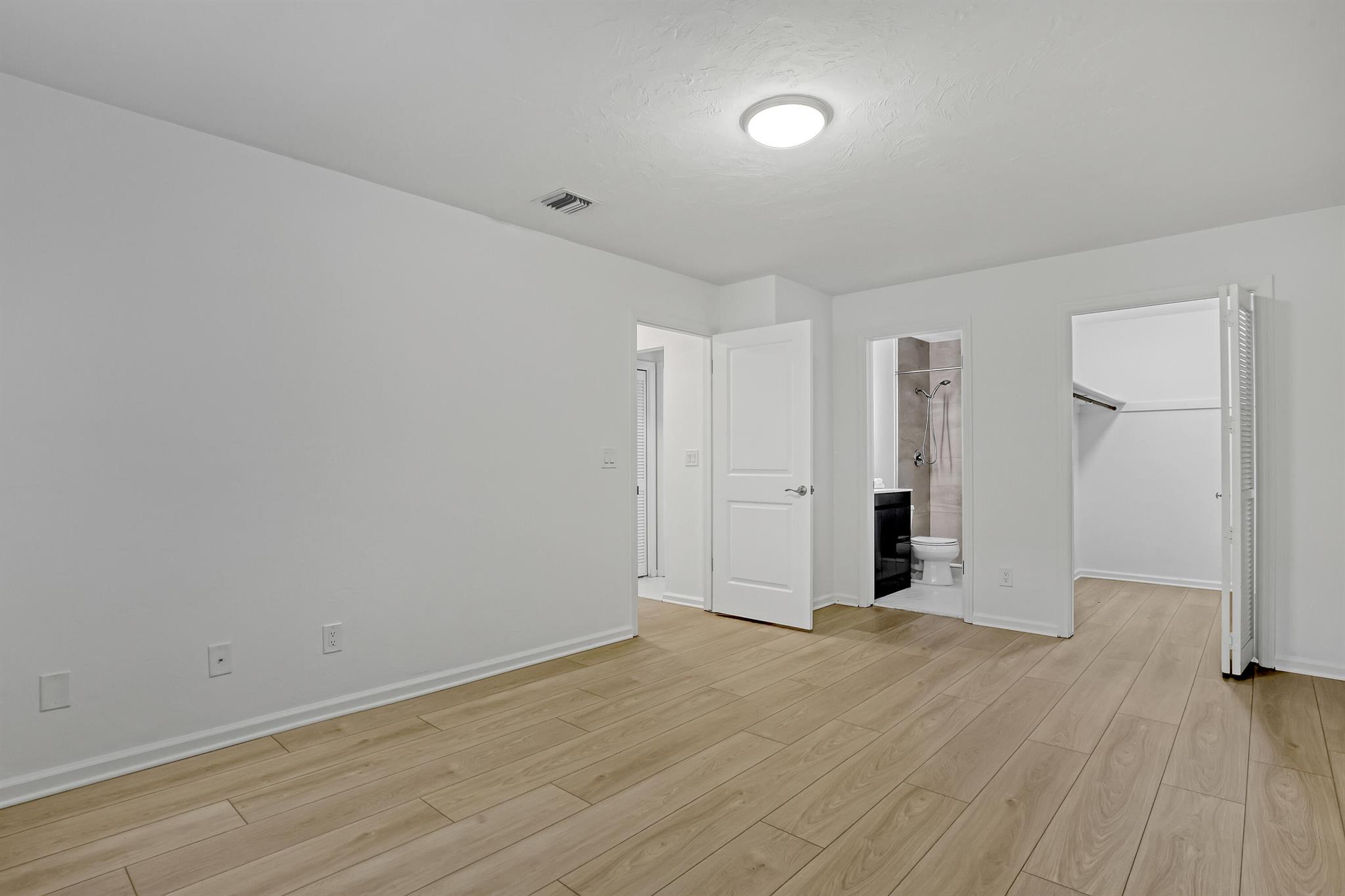 802 S Broadway