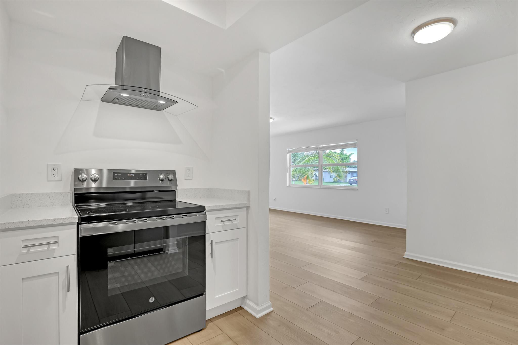 802 S Broadway