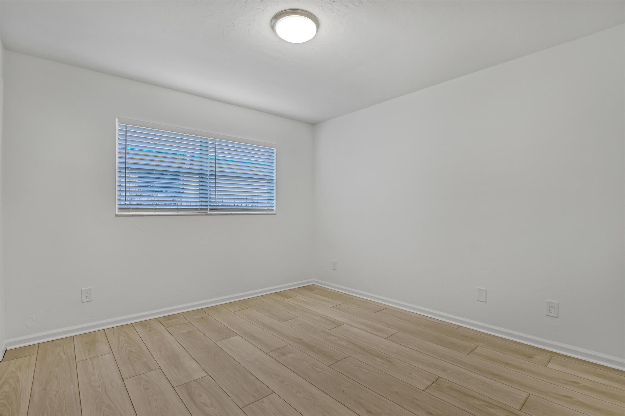 802 S Broadway