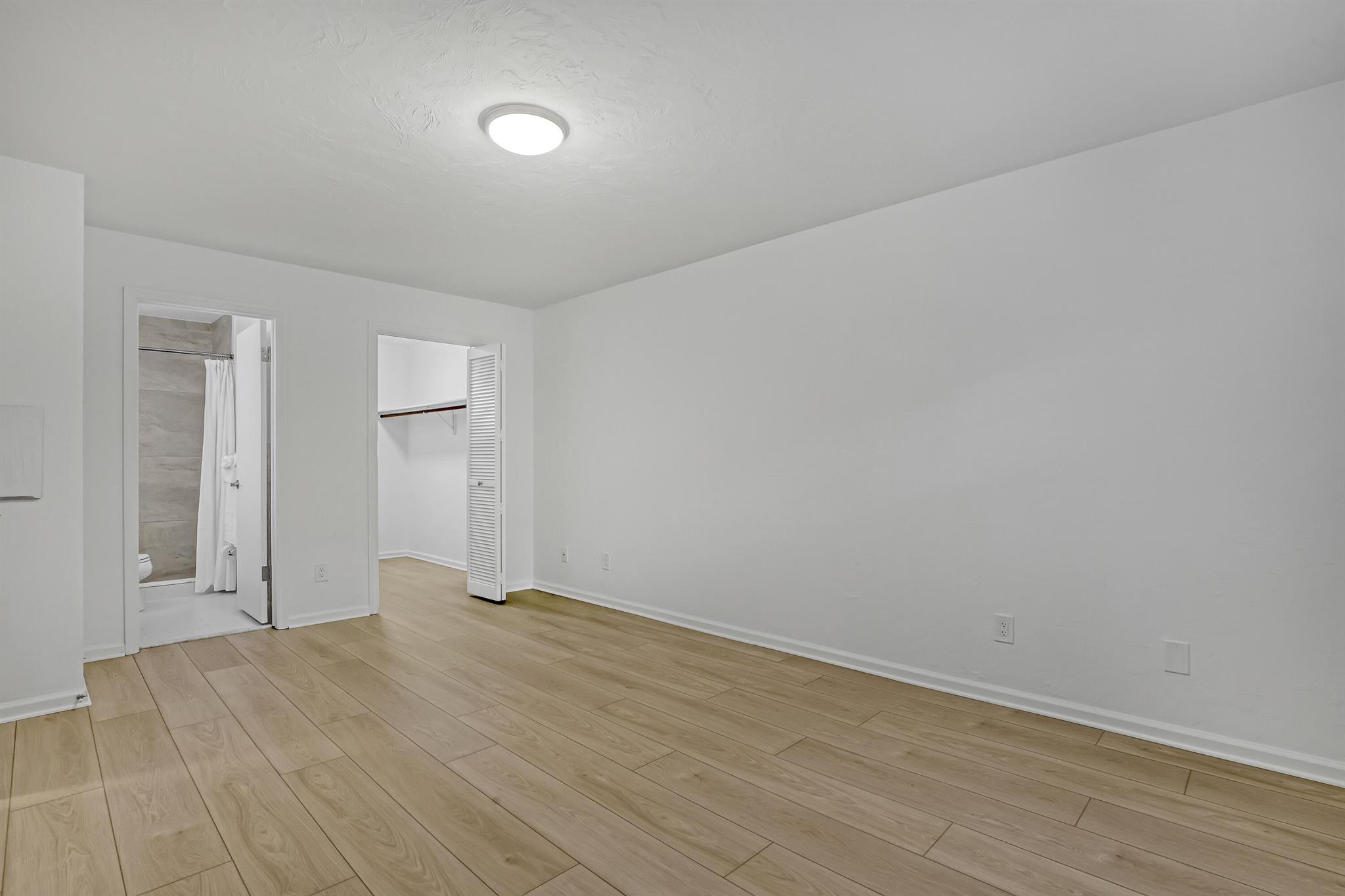 802 S Broadway