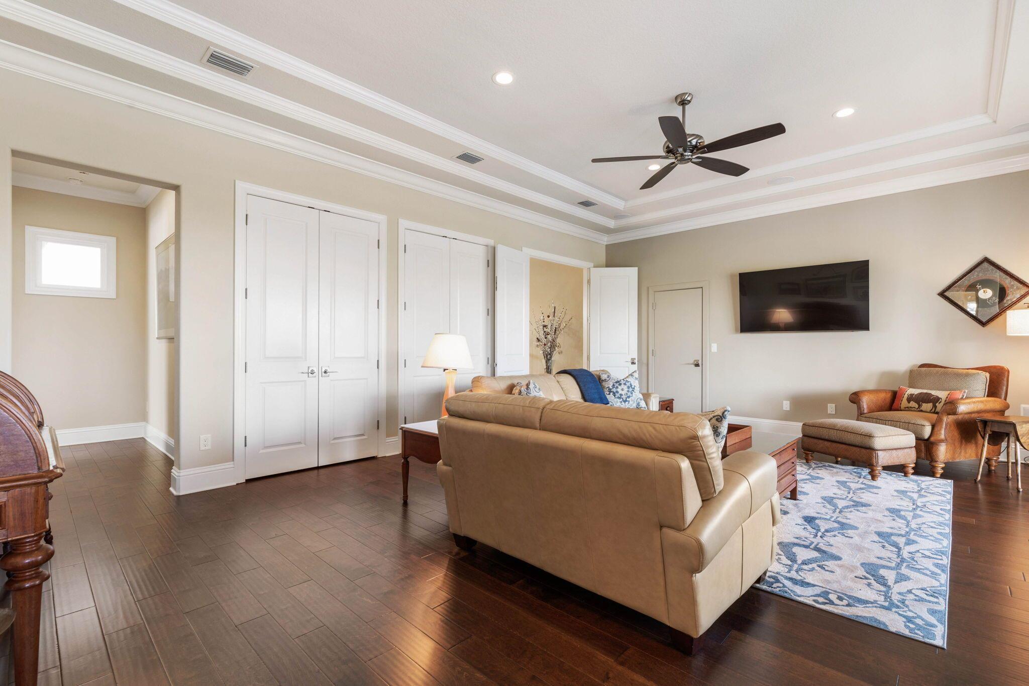 27 Cypresswood Drive S