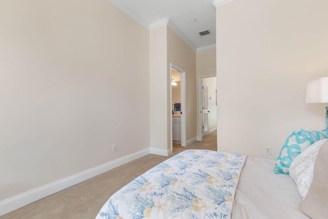 220 Harbor Village Point N