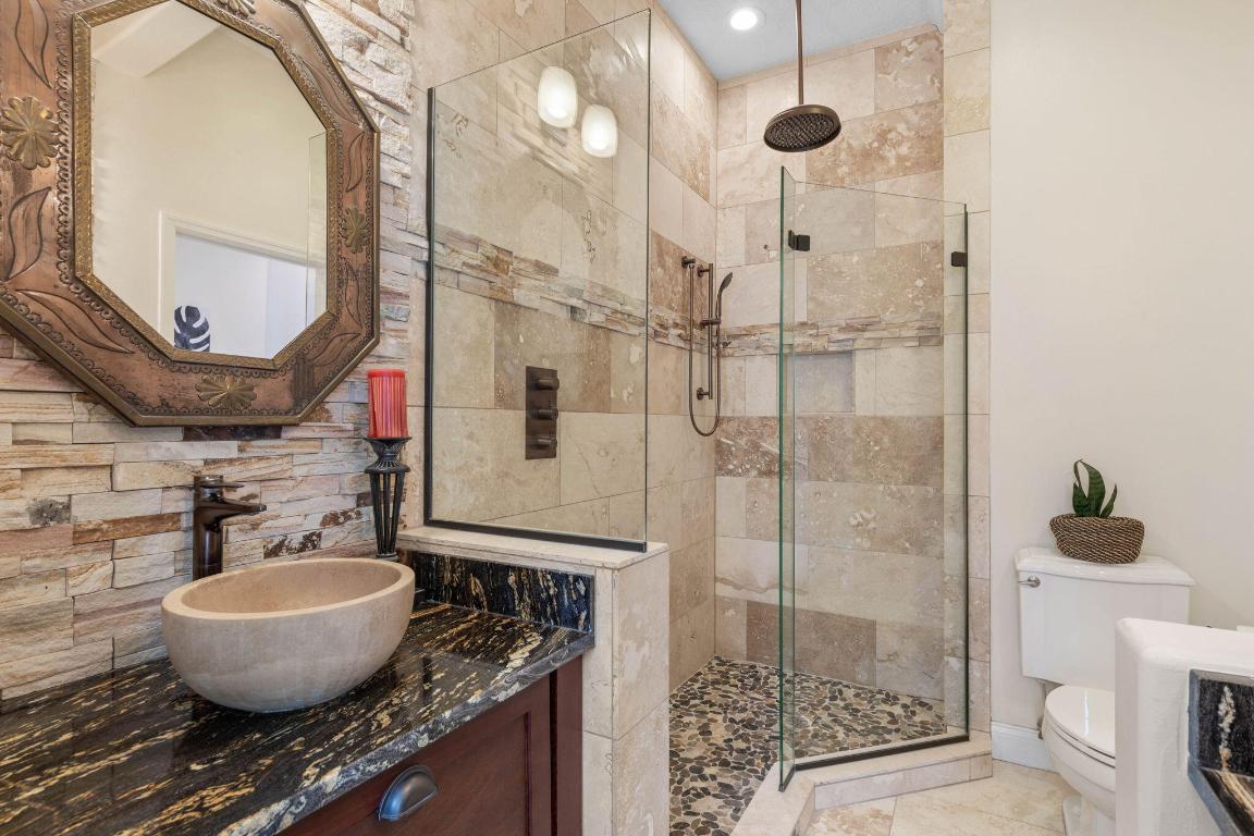 220 Harbor Village Point N