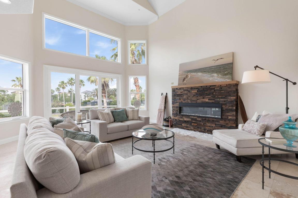 220 Harbor Village Point N