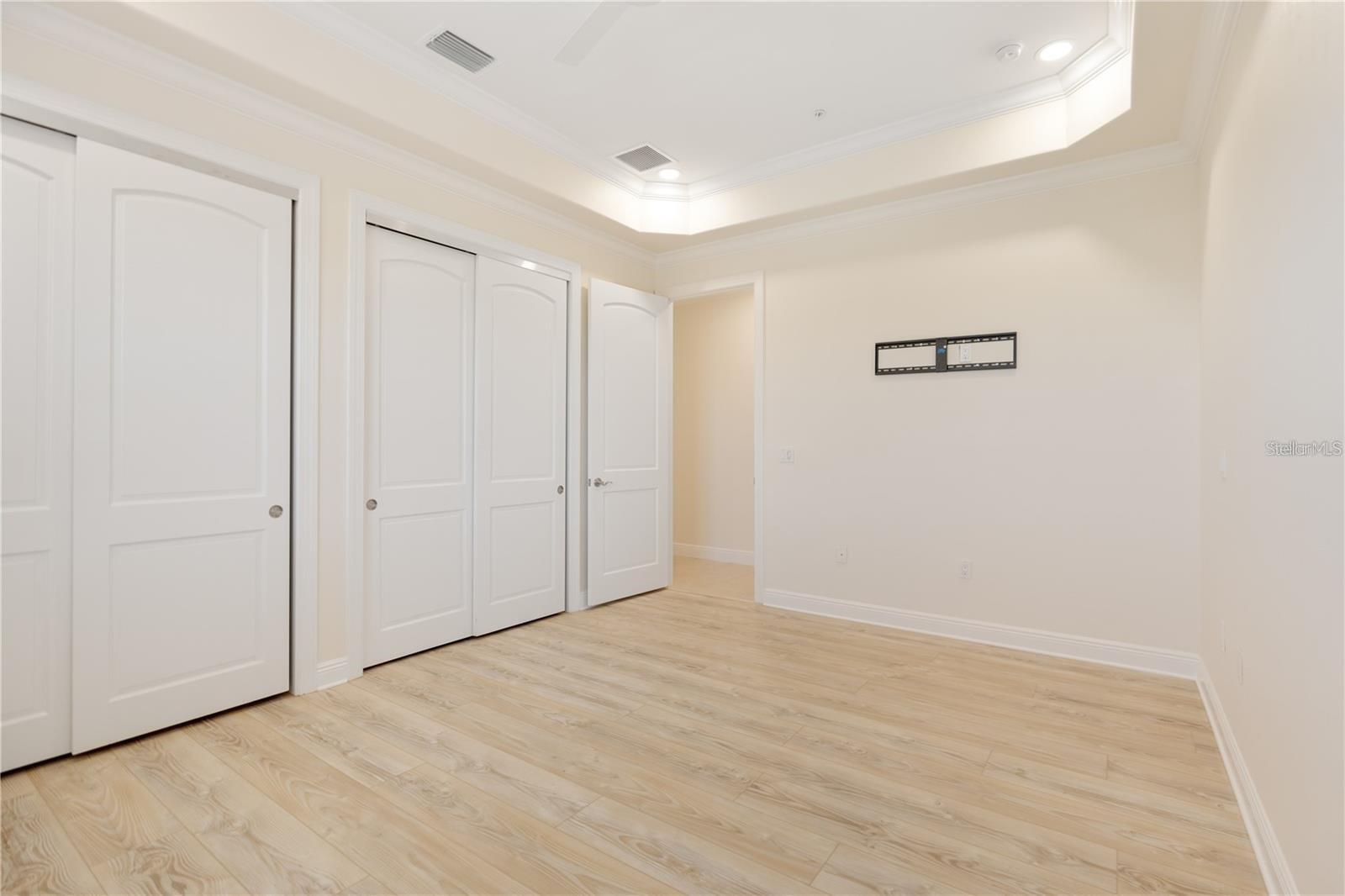 175 Avenue De La Mer 303