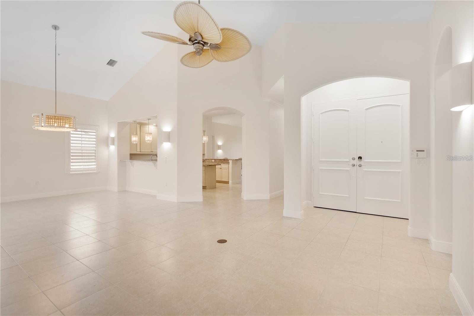 175 Avenue De La Mer 303