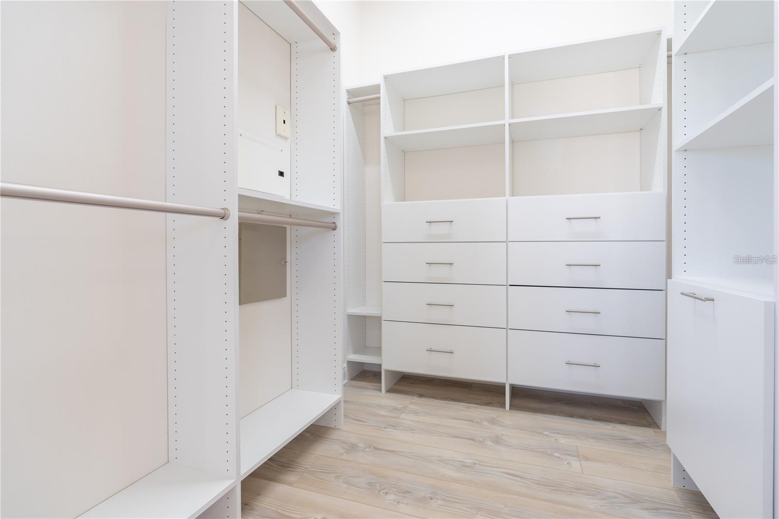 175 Avenue De La Mer 303