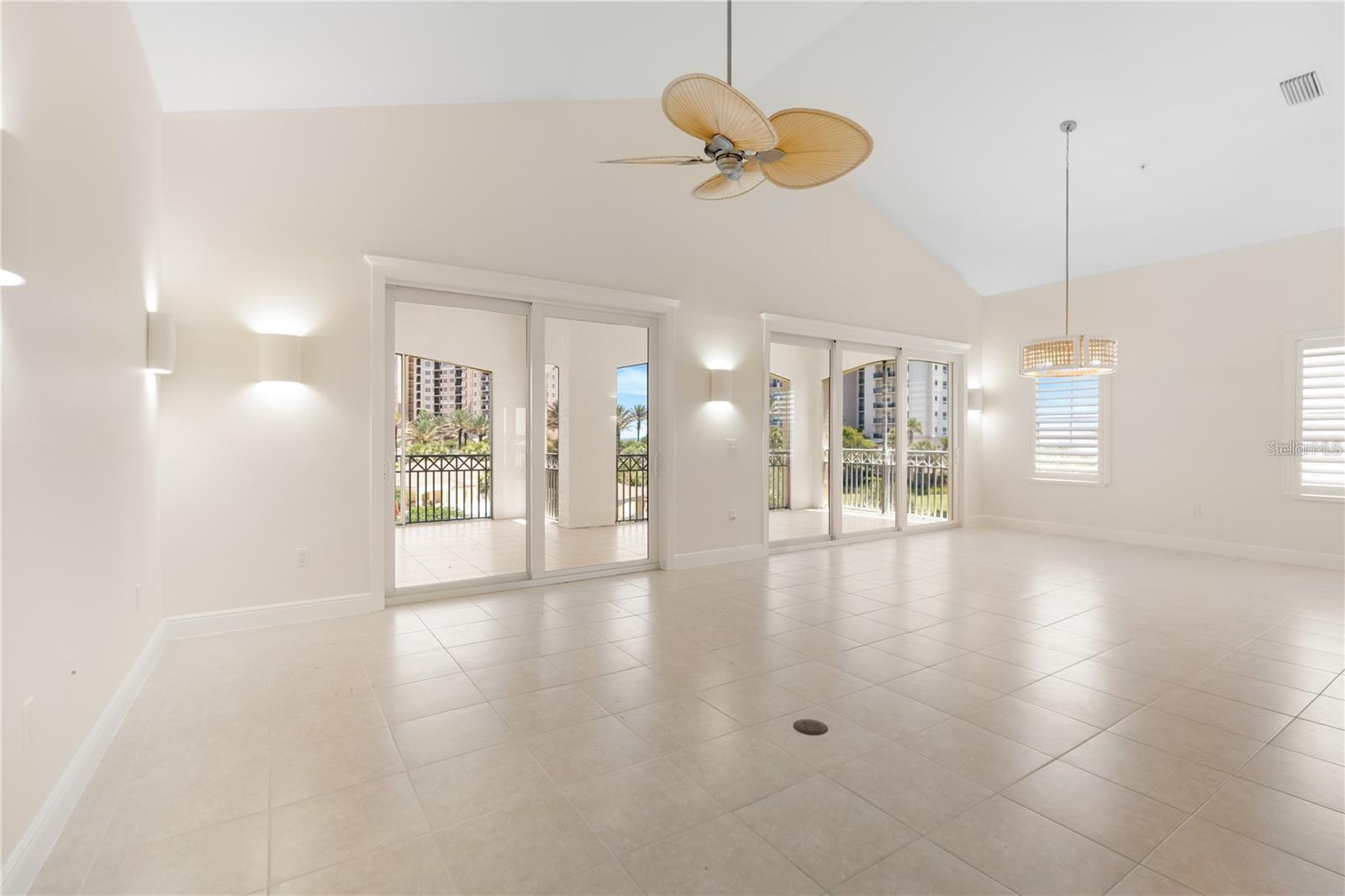 175 Avenue De La Mer 303