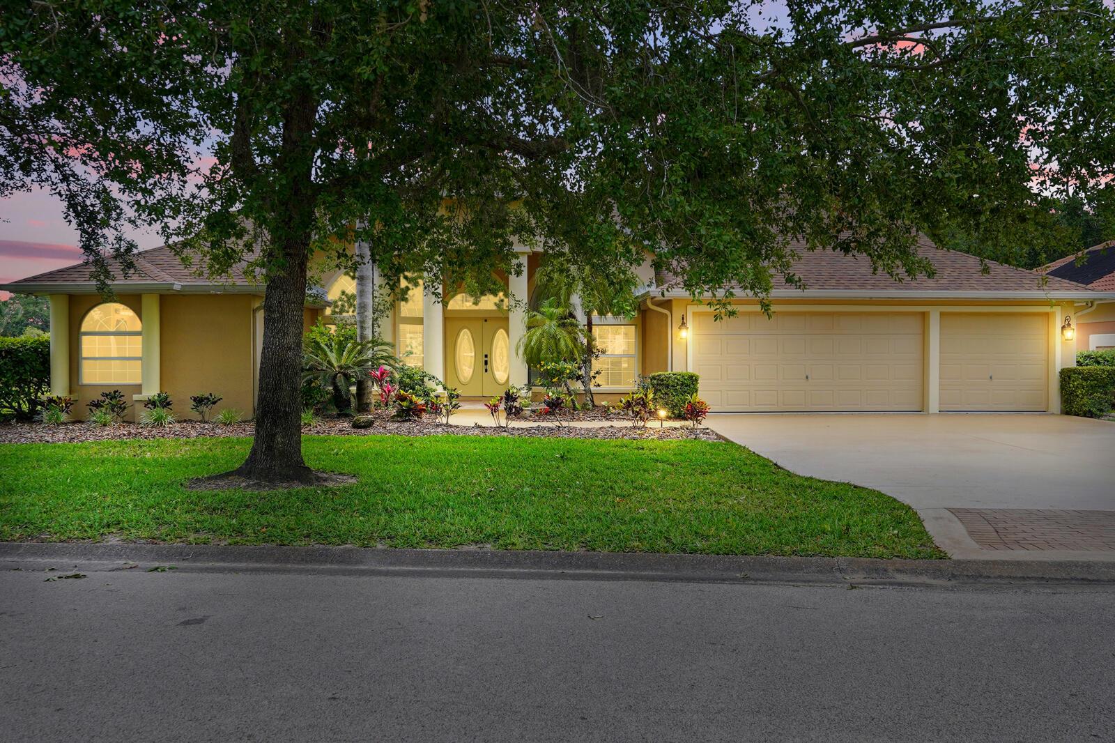 47 Old Oak Drive S