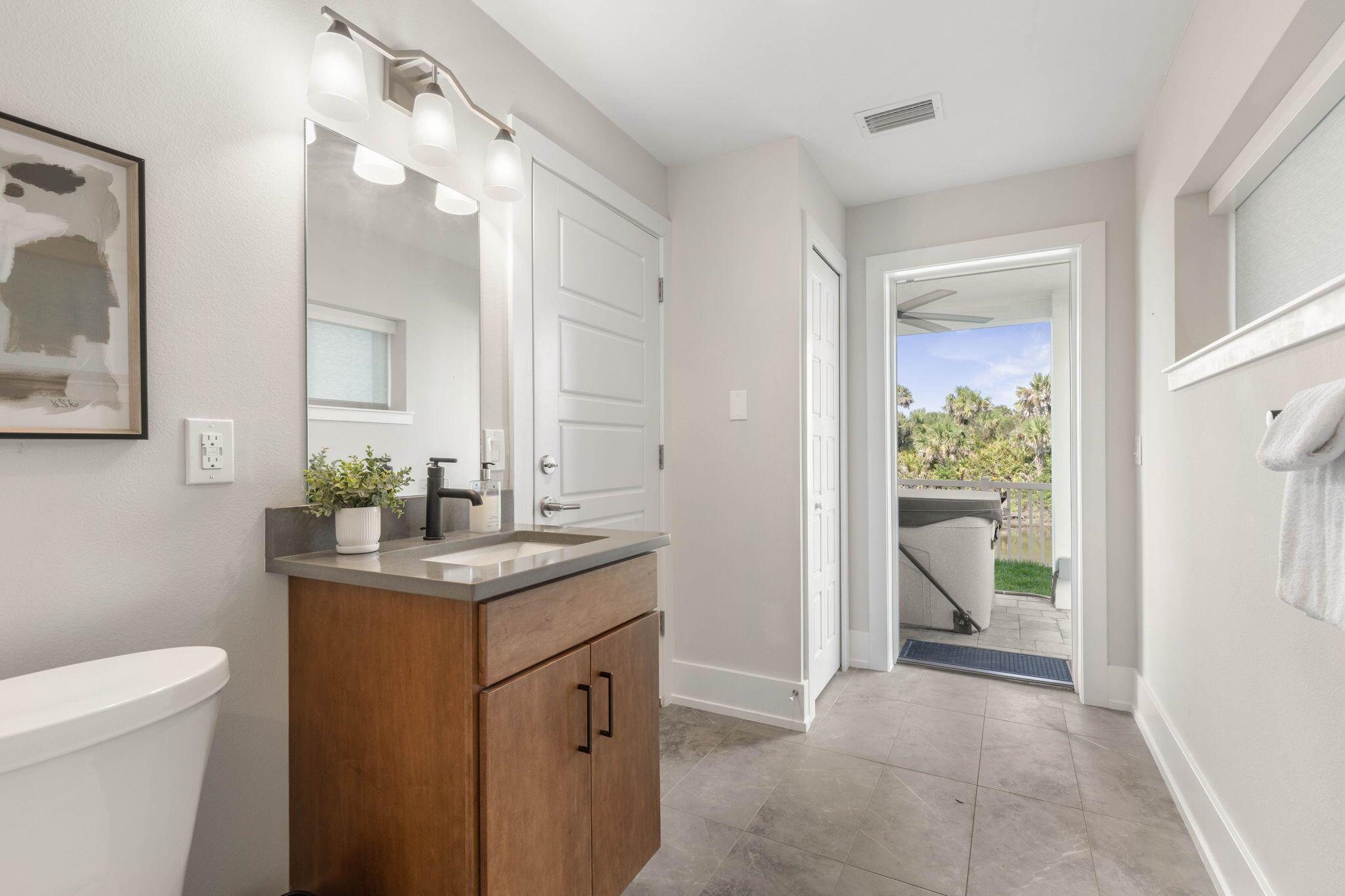 3538 N Ocean Shore Boulevard