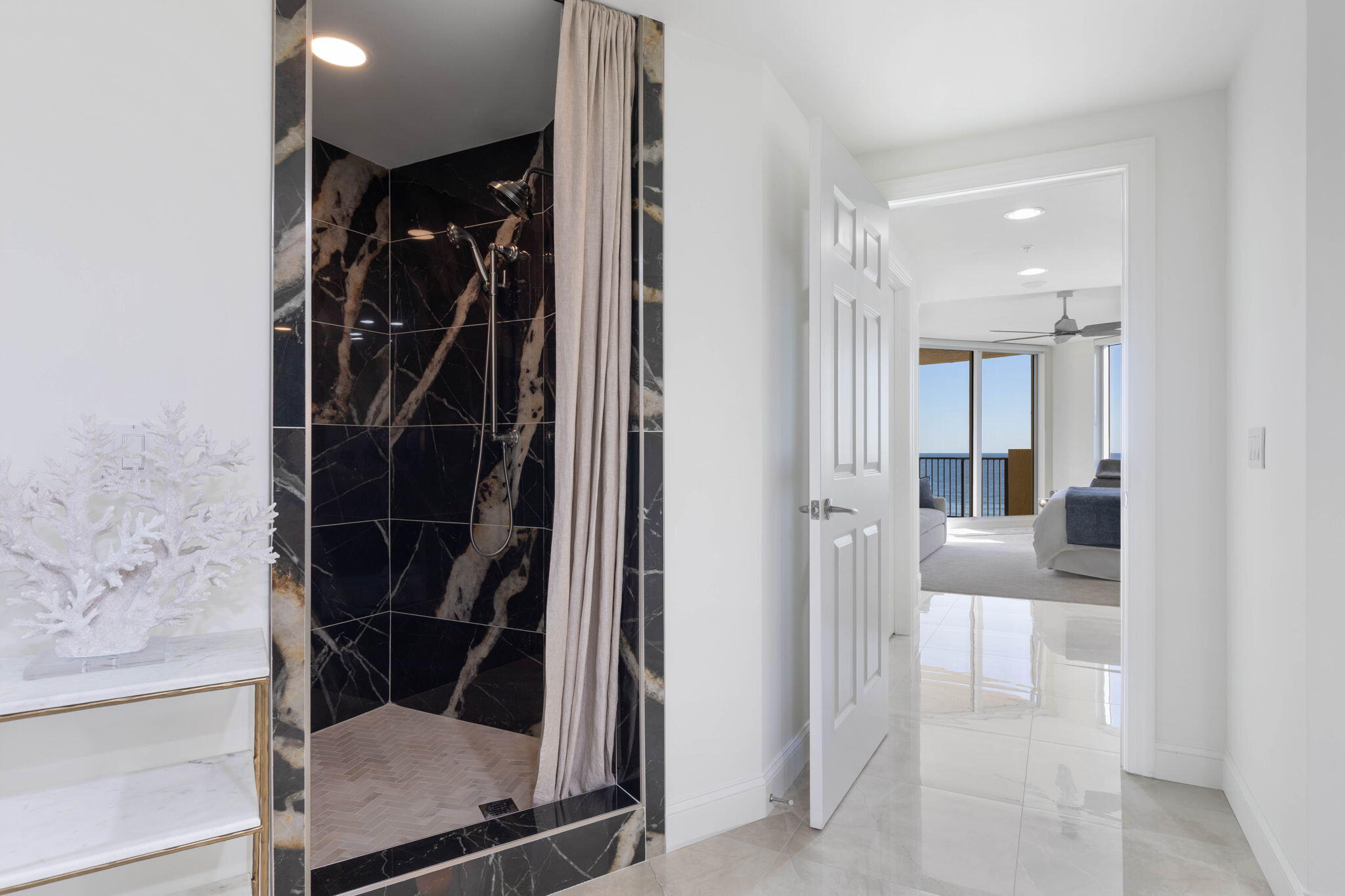 19 Avenue De La Mer 405