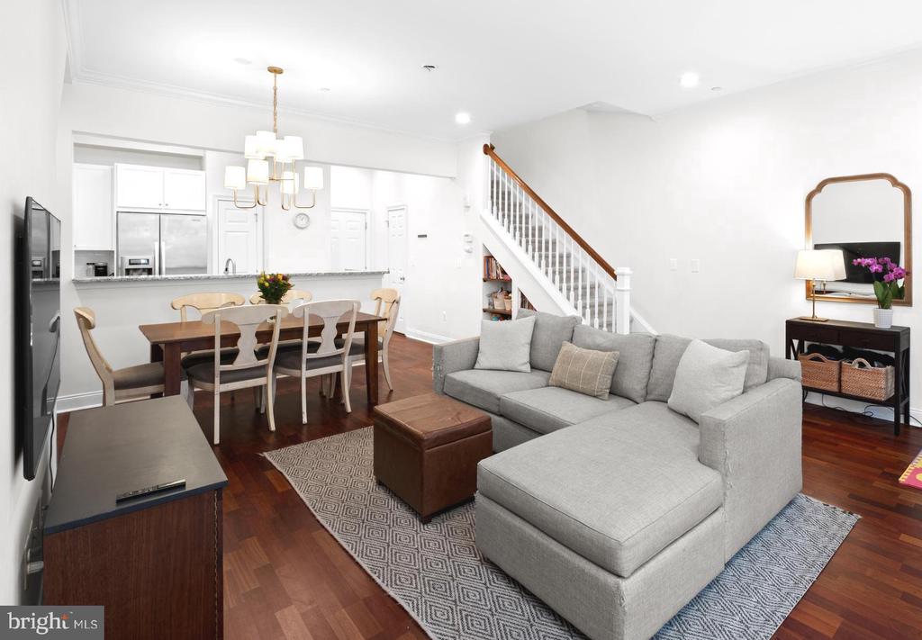 100 Governors Ct