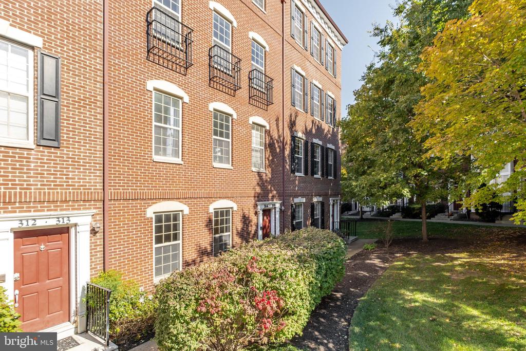 314 ADMIRALS WAY