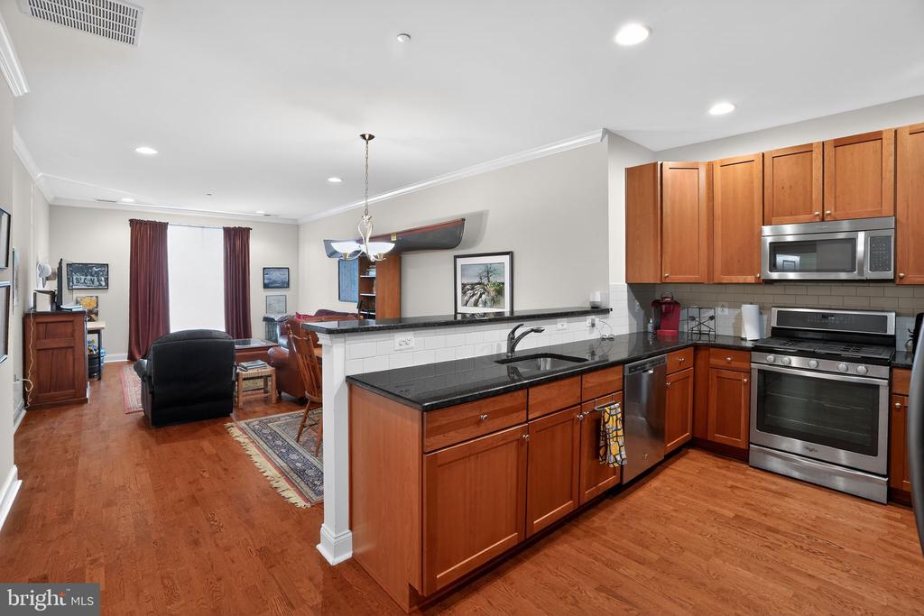 700 COMMODORE COURT Unit: 2705