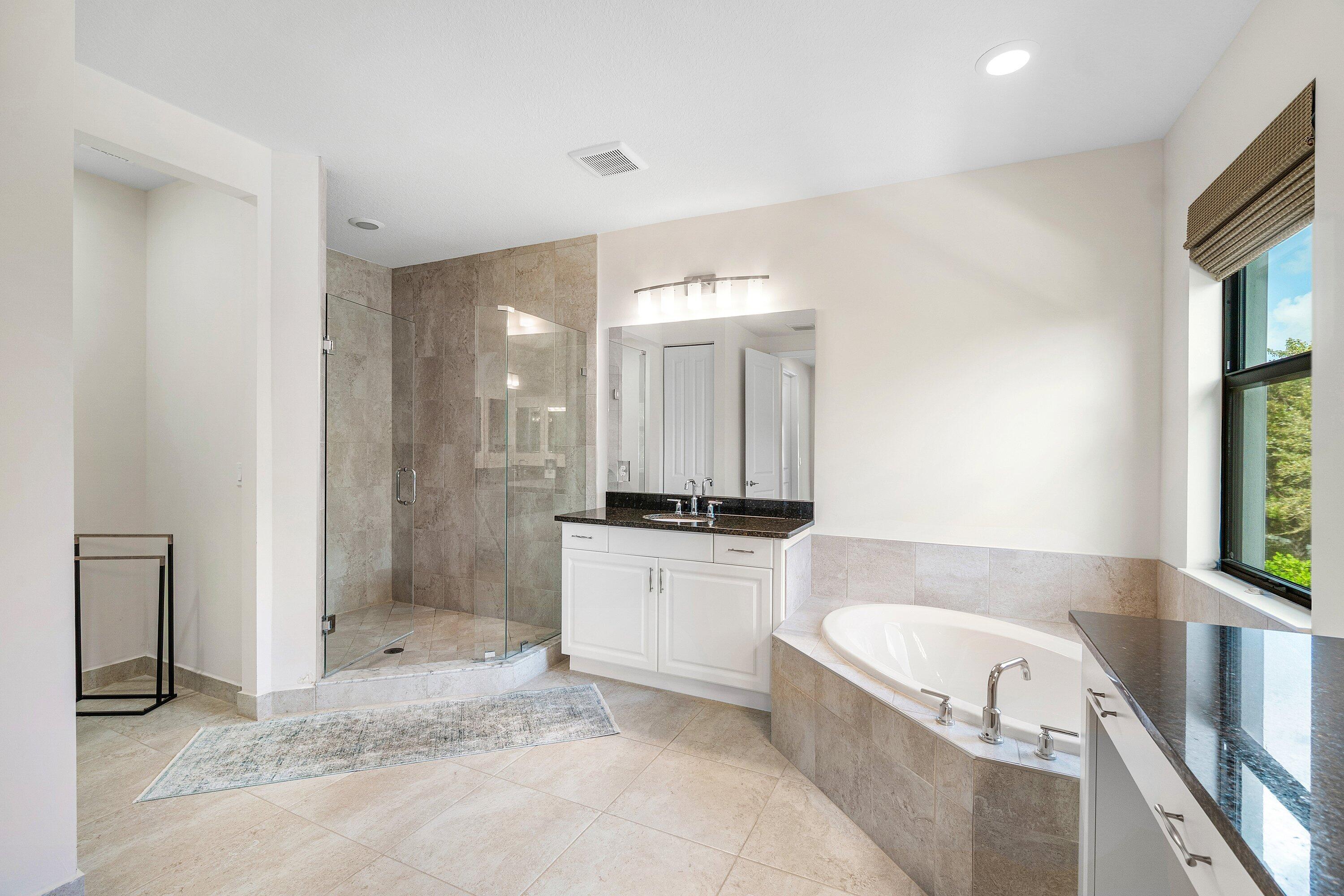 7296 Estero ()