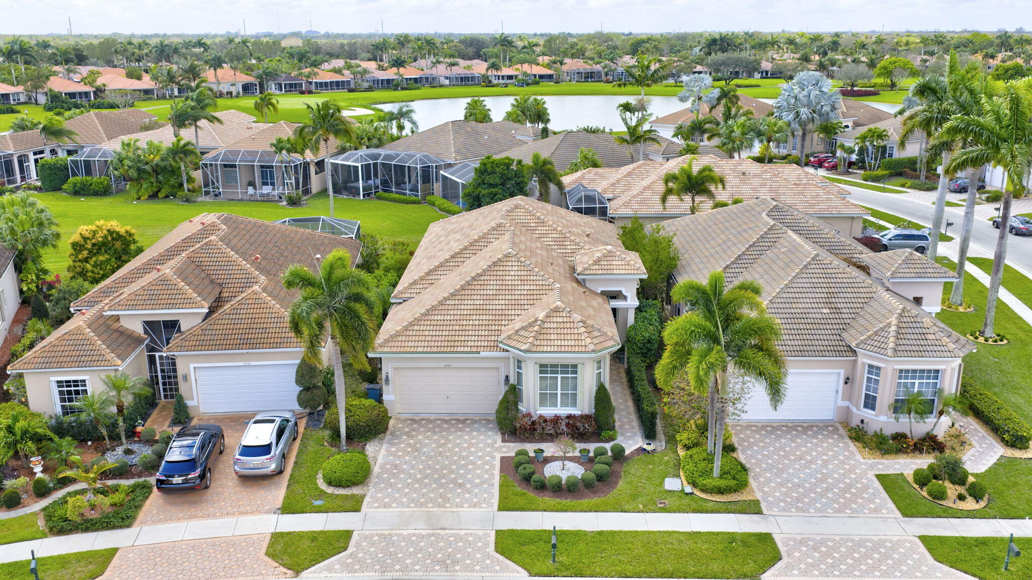6787 Fairway Lakes Dr