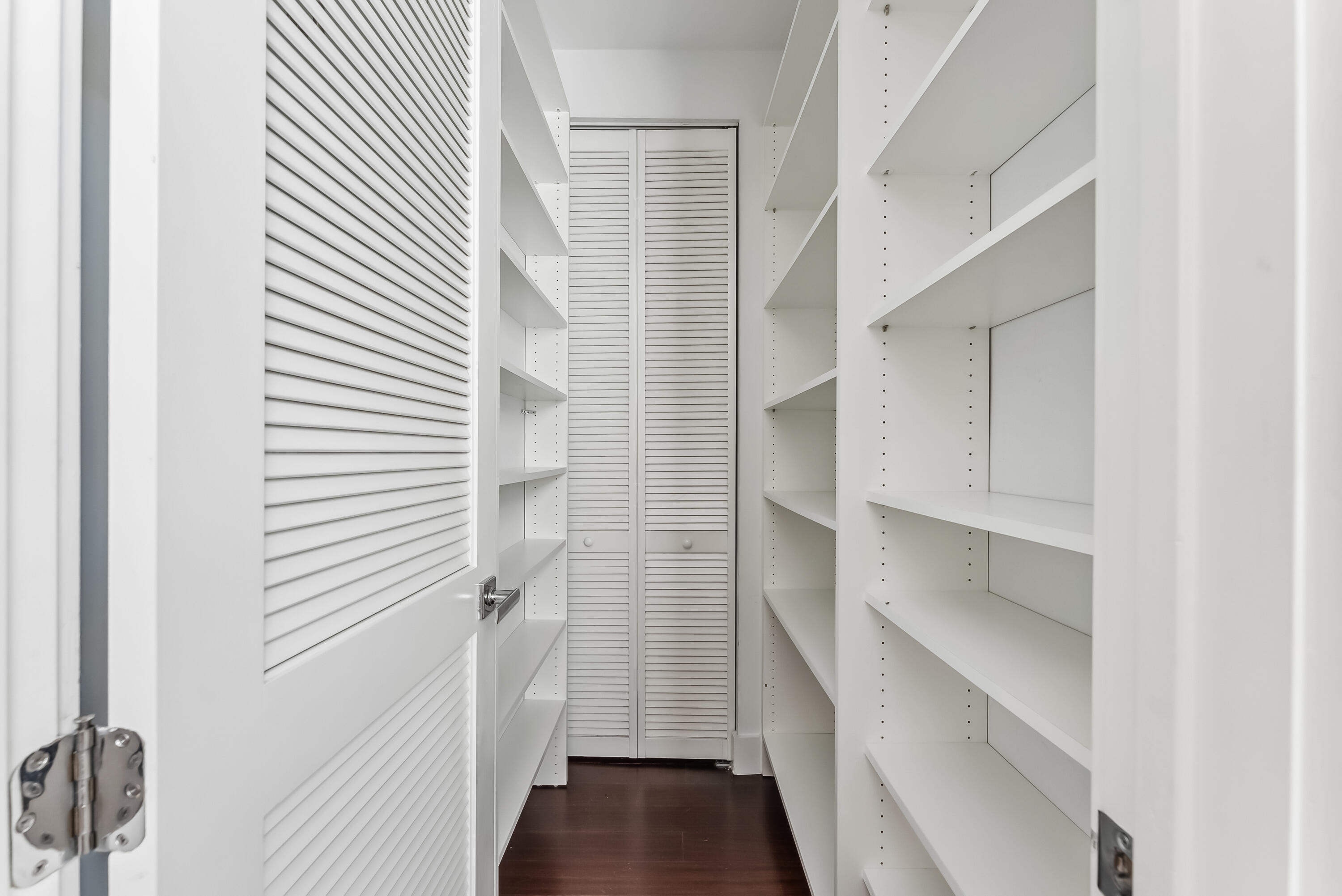 106 SW 1st Ave