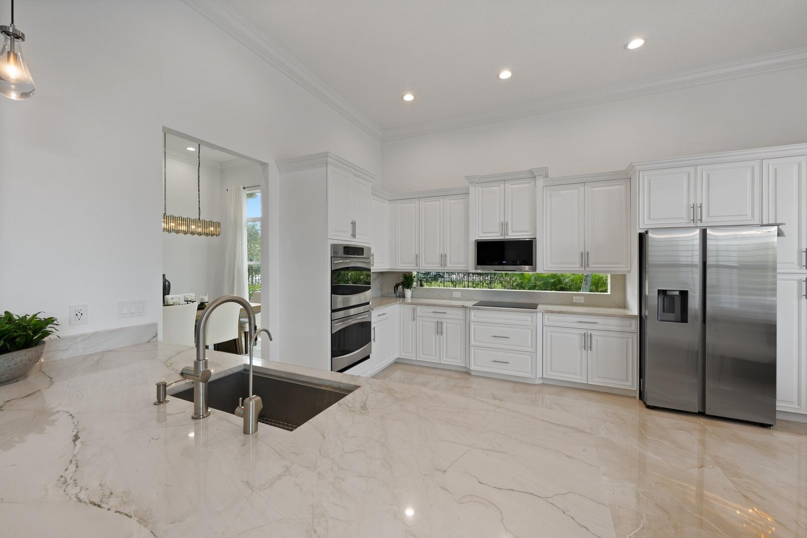 11912 Fox Hill Circle