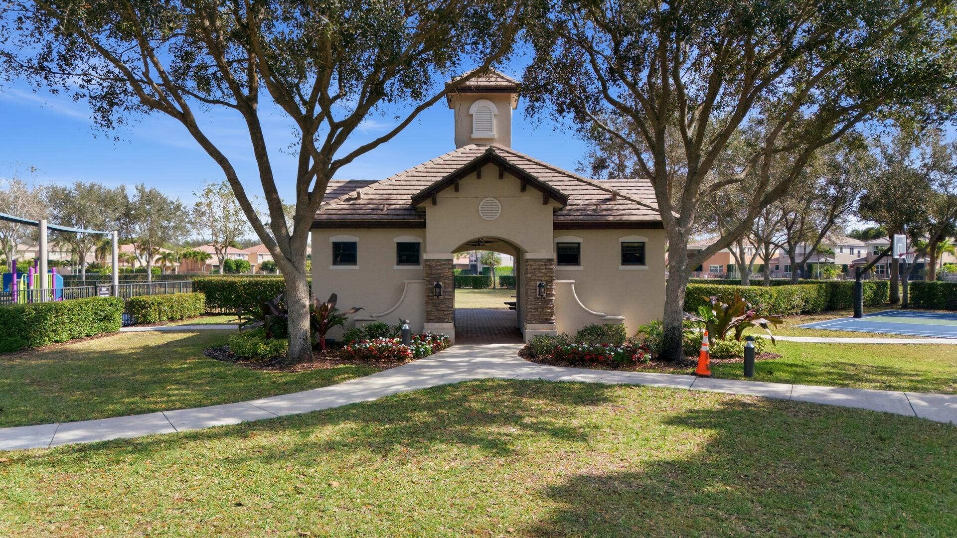 11912 Fox Hill Circle