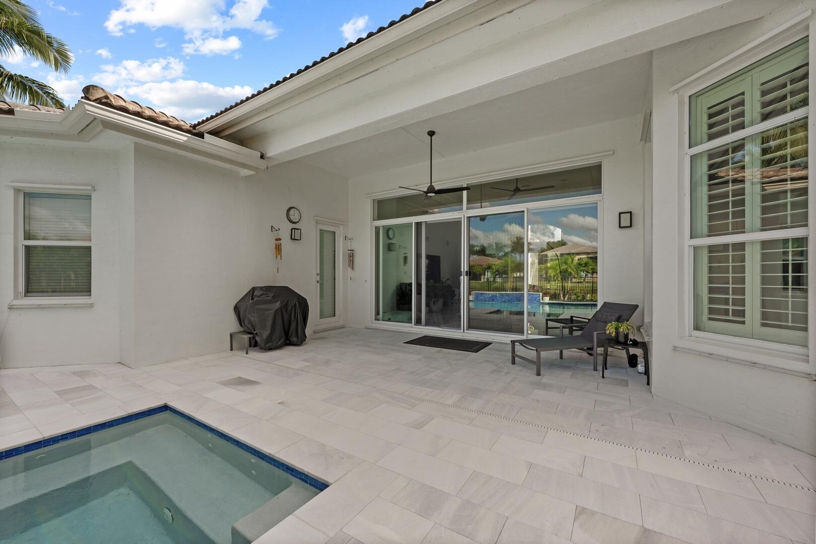 11912 Fox Hill Circle