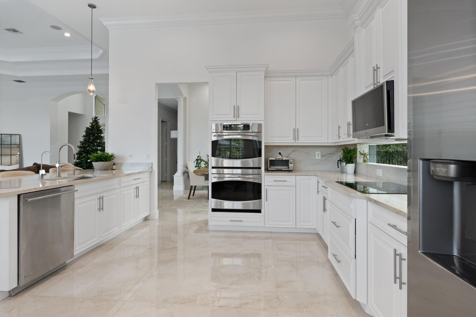 11912 Fox Hill Circle