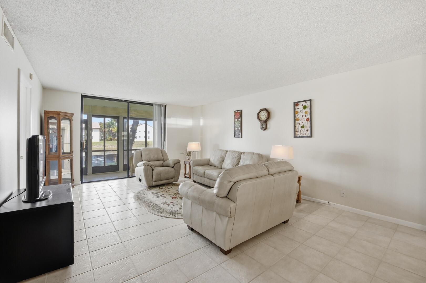 4725 E Lucerne Lakes Blvd Boulevard 110