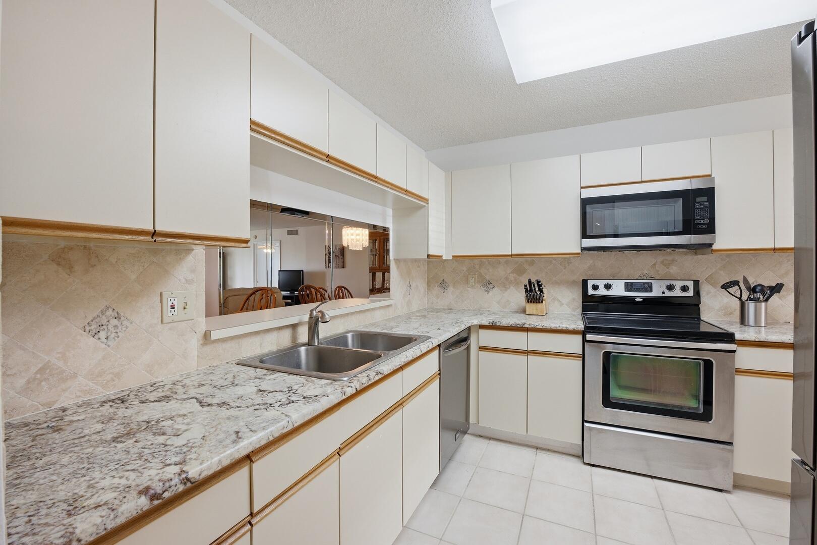 4725 E Lucerne Lakes Blvd Boulevard 110