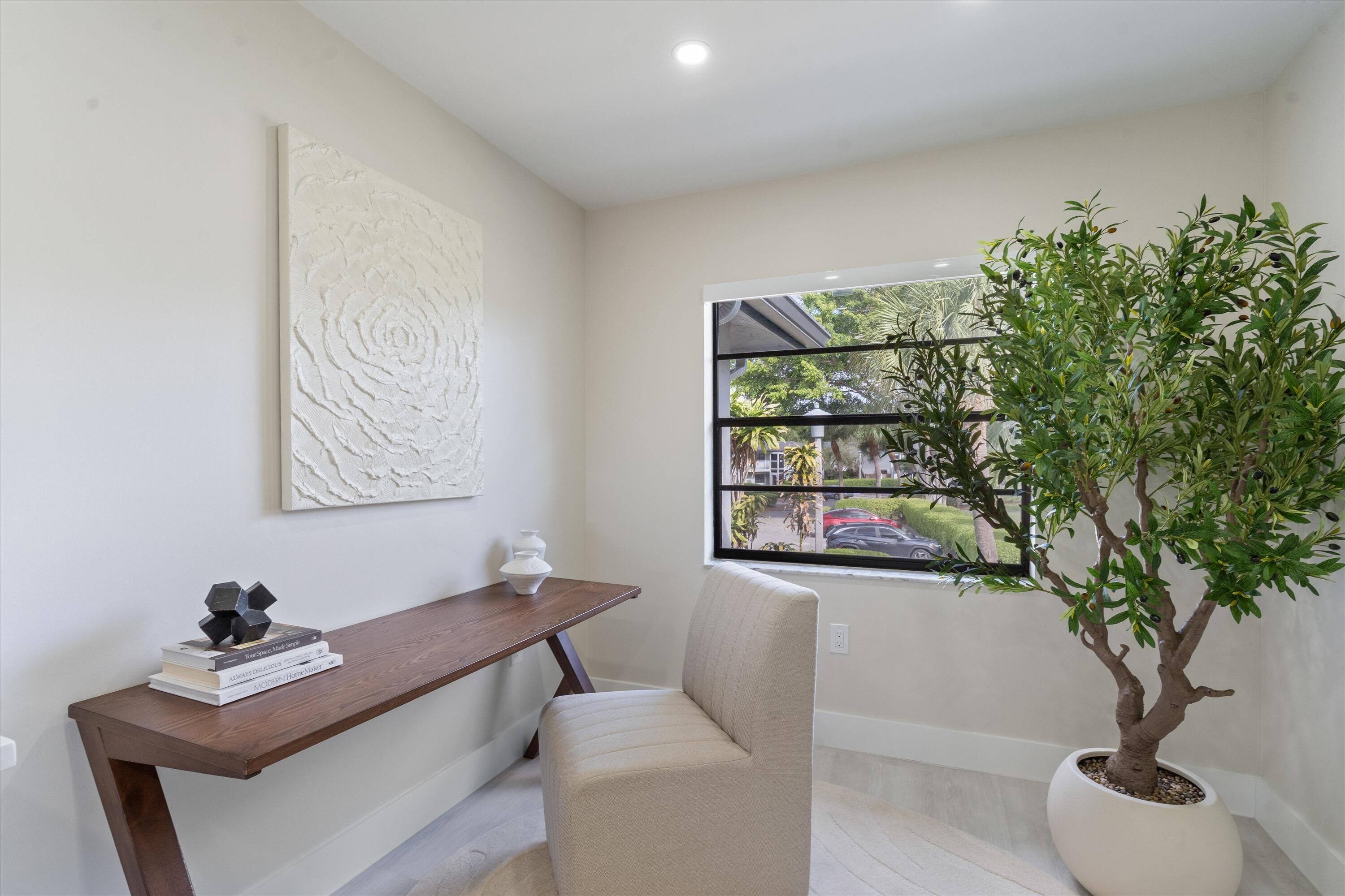 47 Stratford Lane W F