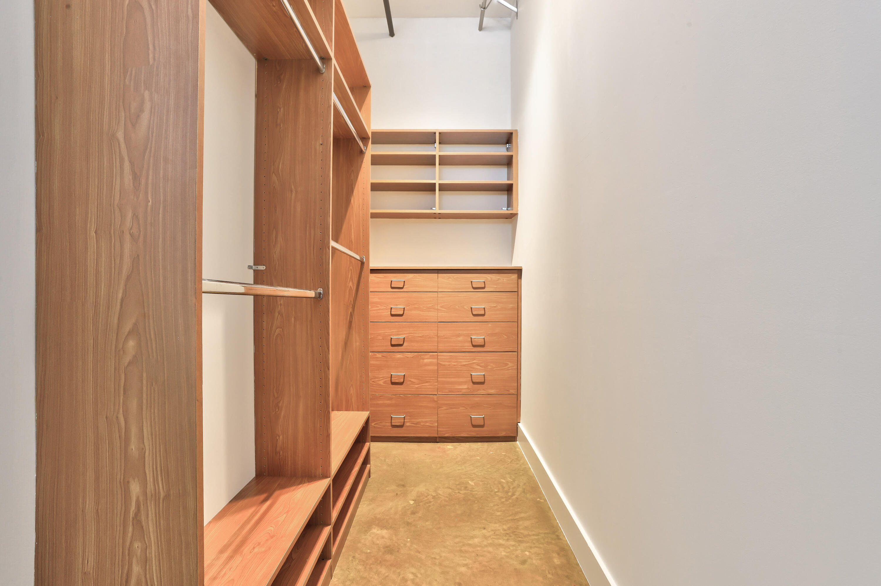 180 NE 4th Avenue 204