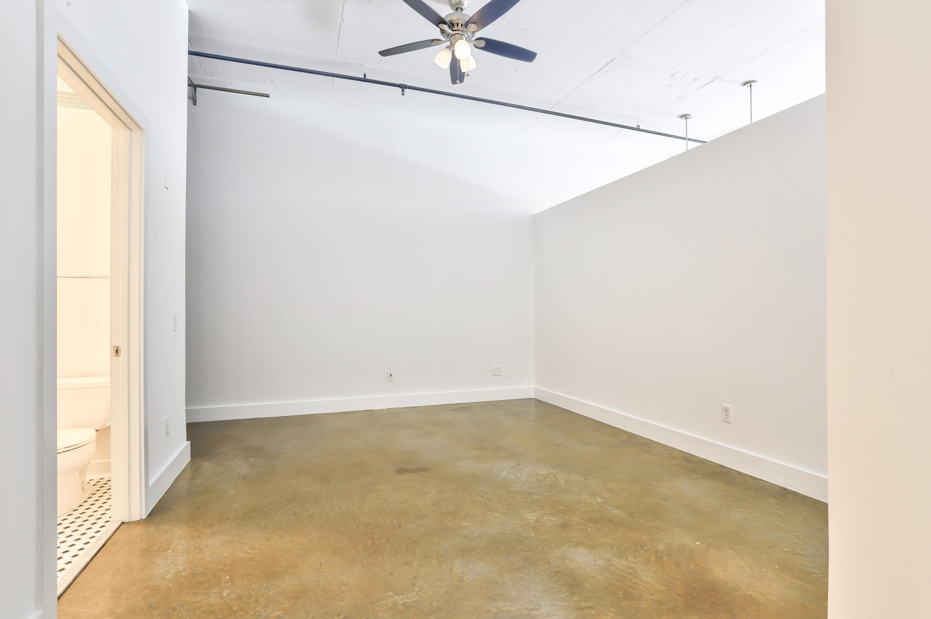 180 NE 4th Avenue 204