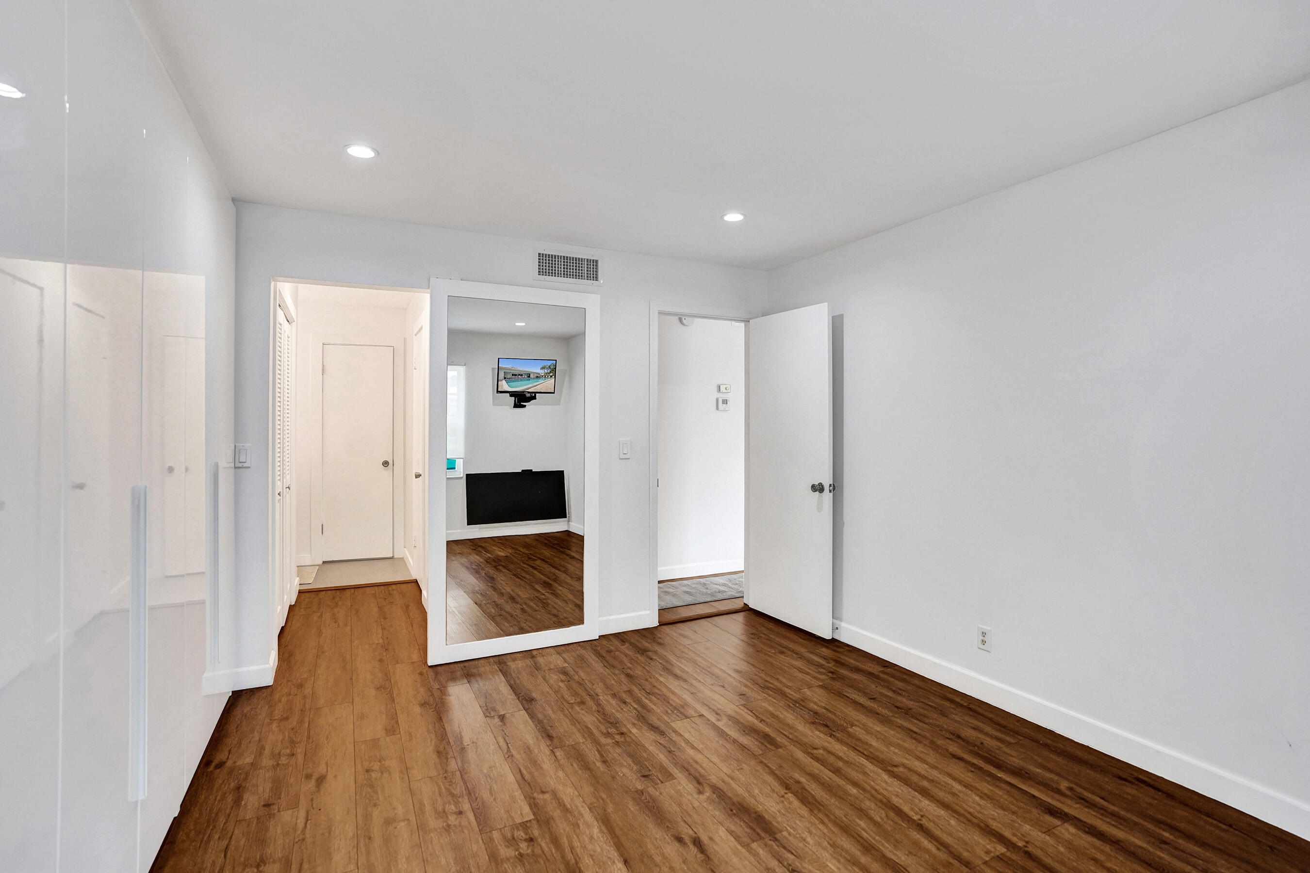 6289 Bay Club Drive