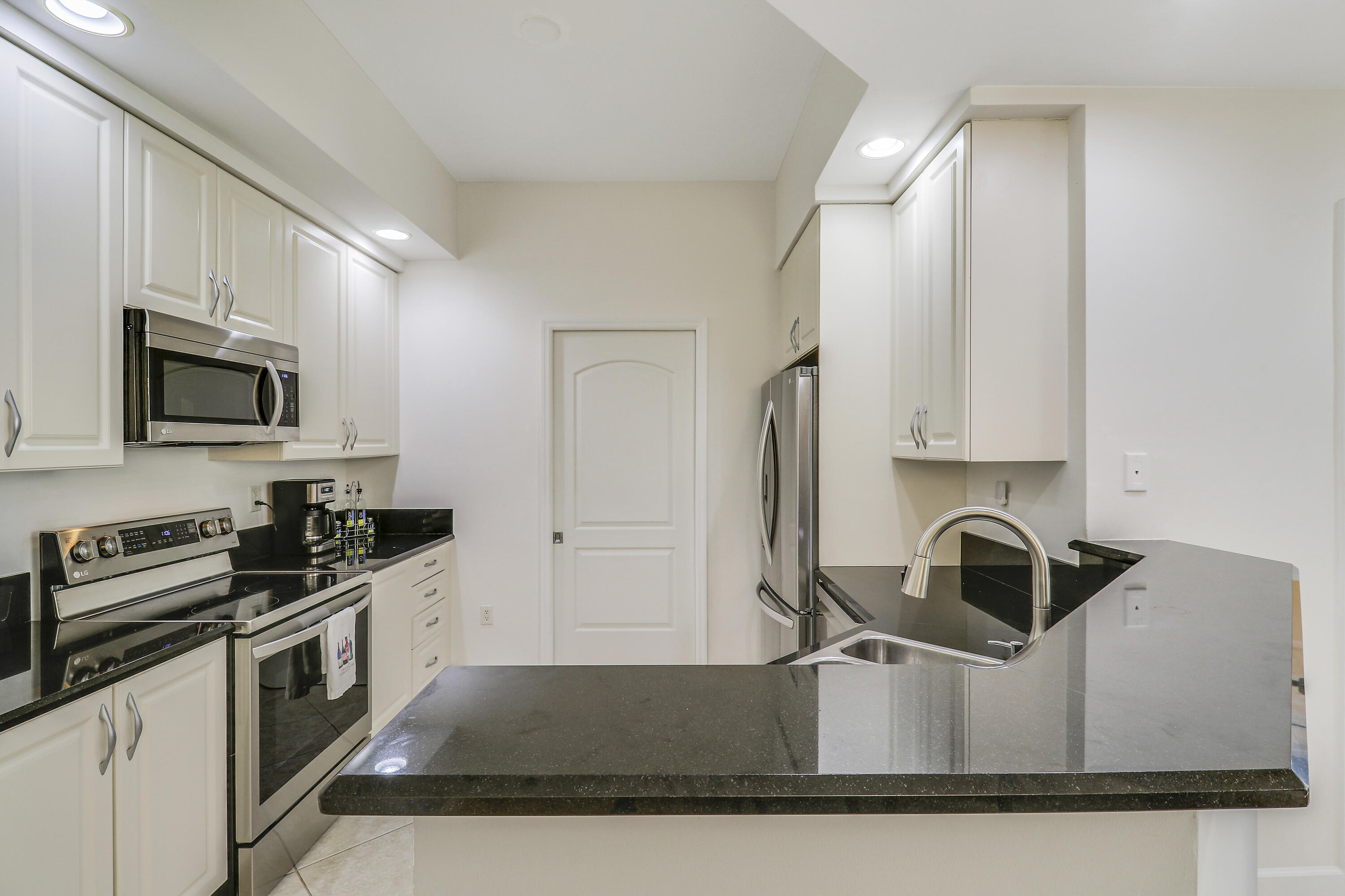 801 S Olive Avenue 1515