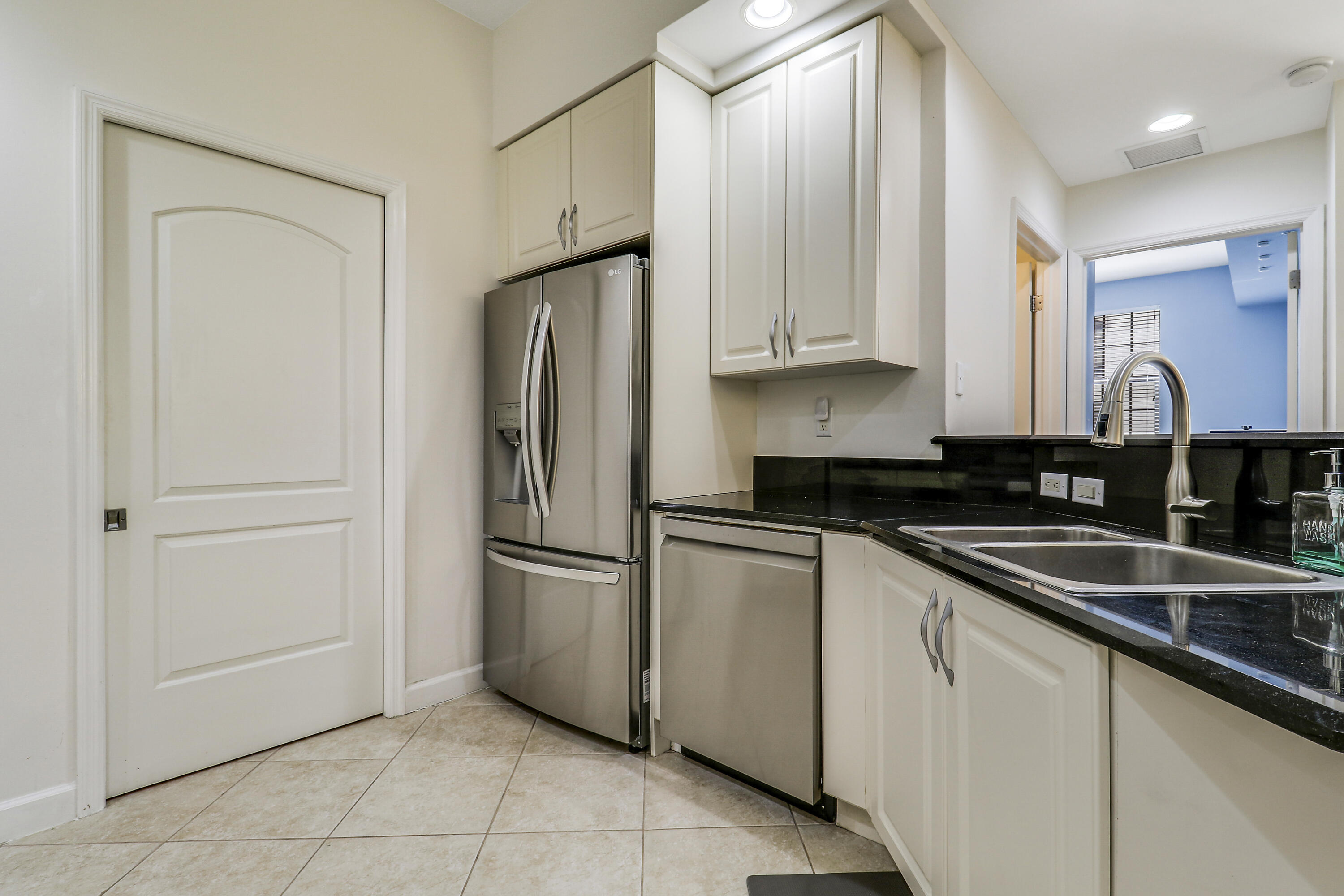 801 S Olive Avenue 1515