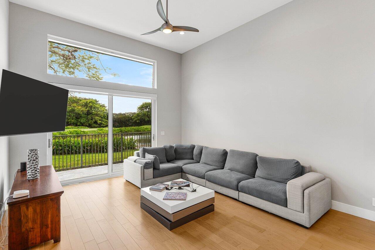 5440 NW 41st Terrace