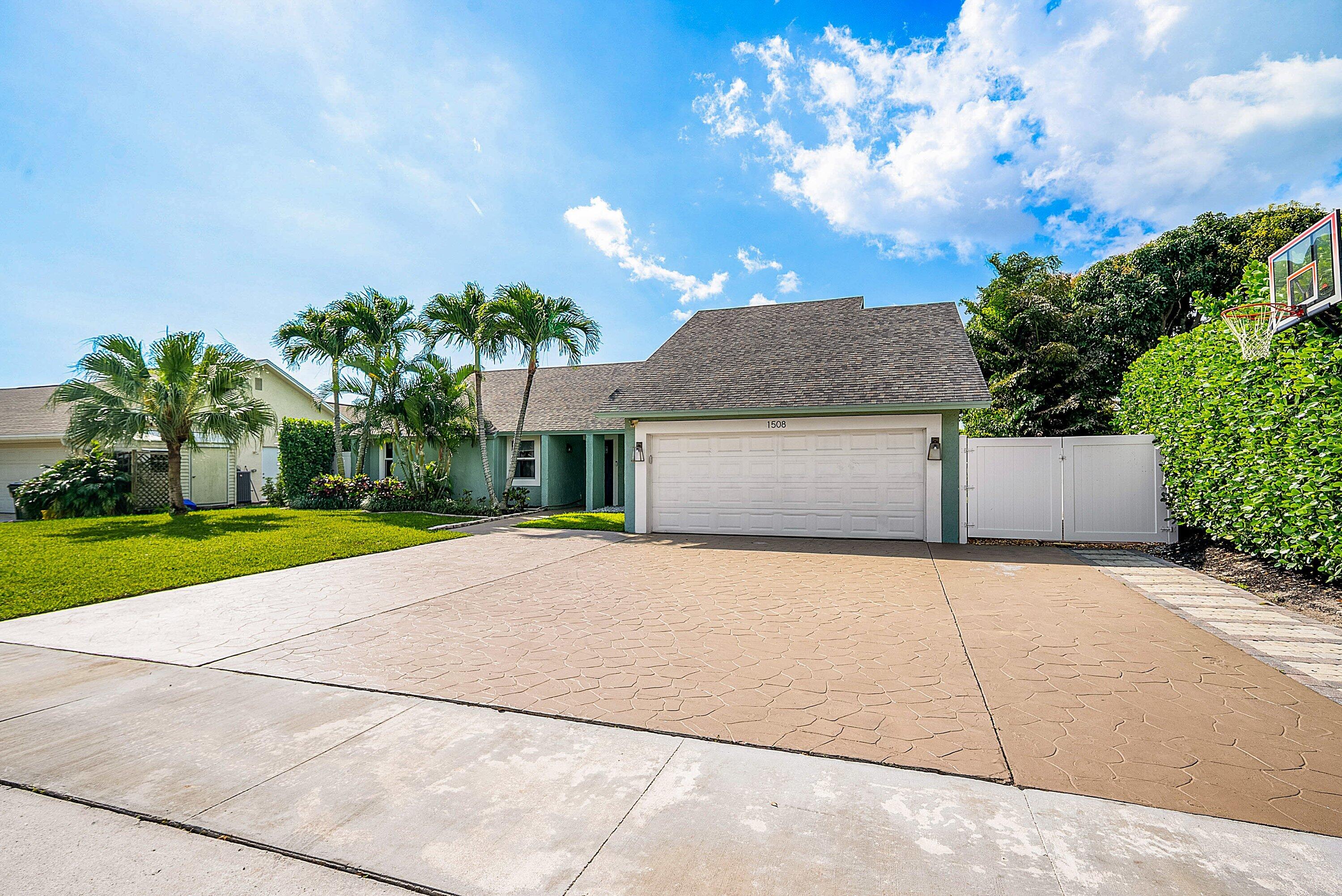 1508 Cormorant Road